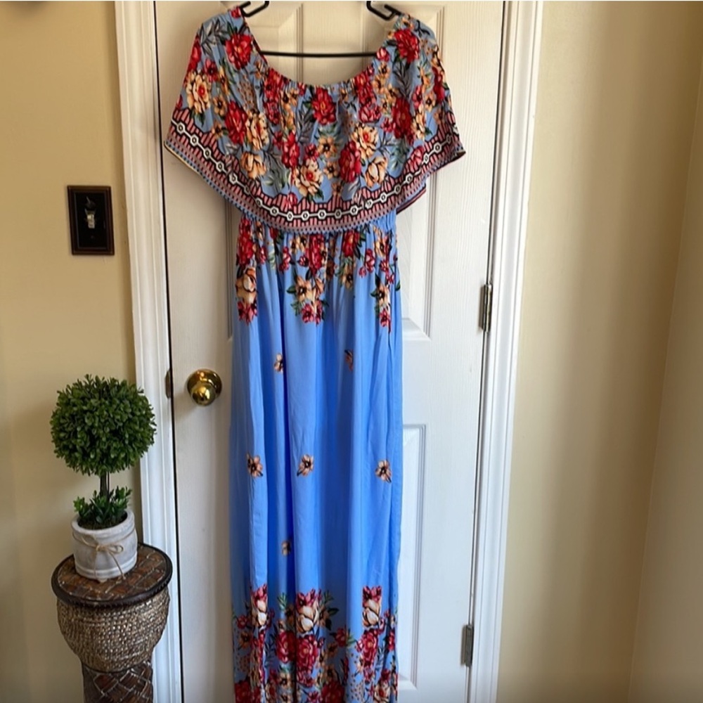 Beautiful Floral Print Bardot Dress, like new - Picture 3 of 5
